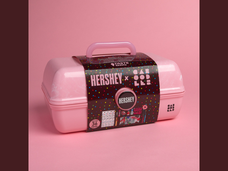 Caboodles x Taste Beauty x Hershey's On The Go Girl Cosmetic Case (Photo: Business Wire)