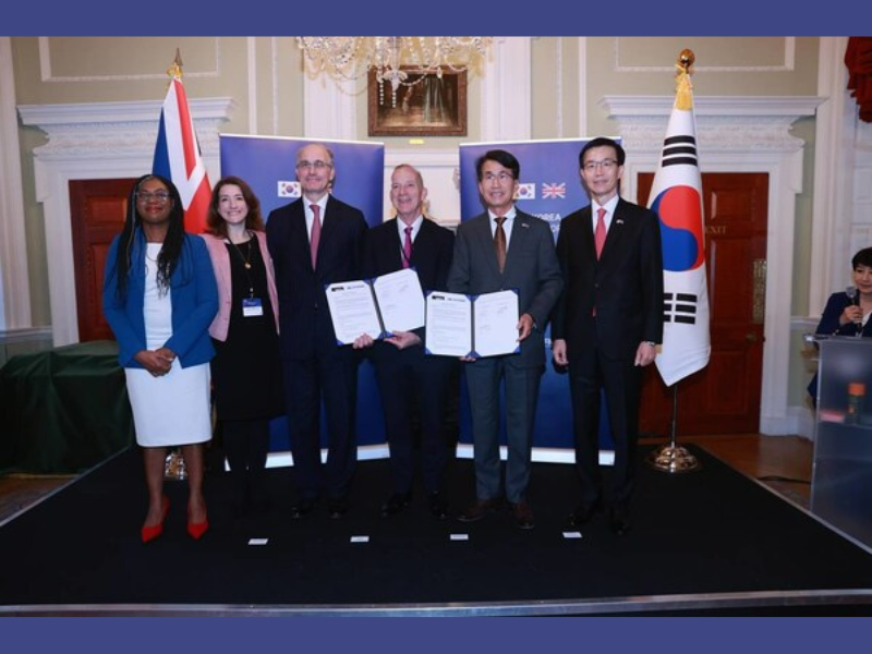 (From left) Kemi Badenoch, Secretary of State for Trade and Business; Angharad Milenkovic, Vice-President (Advancement) UCL; Professor Nigel Titchener-Hooker, Dean of Engineering Sciences, UCL; Dr Michael Spence, President and Provost, UCL; Dongwook Kim, Executive Vice President, HMC; Moonkyu Bang, Minister of Trade, Industry and Energy of the Republic of Korea.