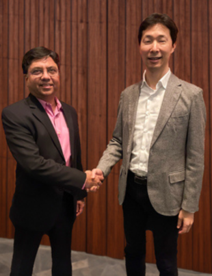 Transphorm-CEO-Dr.-Primit-Parikh-and-Renesas-CEO-Hidetoshi-Shibata-Photo-Business-Wire