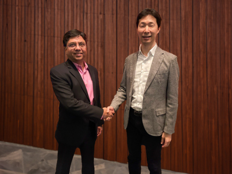 Transphorm-CEO-Dr.-Primit-Parikh-and-Renesas-CEO-Hidetoshi-Shibata-Photo-Business-Wire