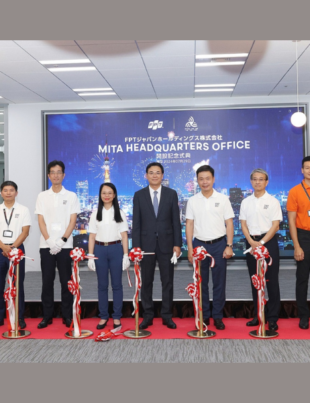 FPT Cuts Ribbon on New Japan Headquarters