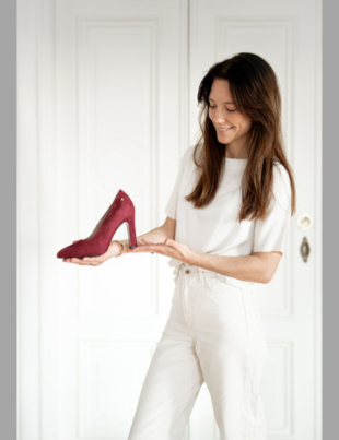 Stinaa.J Brings Orthopedic Innovation to the U.S. Market In the Form of Fashionable Luxury Footwear (Image: PR Newswire)