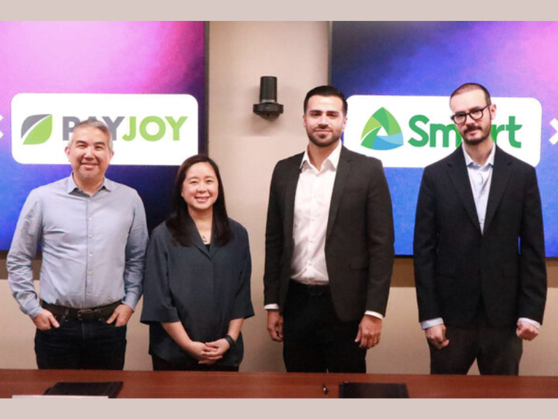 From left, Smart AVP Christian So, Smart Vice President Jacqueline Bocalan, PayJoy Country Head Rene Payan, and PayJoy Head of Commercial Diego Garaicoa (Image Courtesy: PRNewswire)