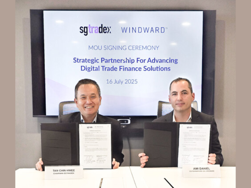 Ami Daniel, Co-Founder and CEO of Windward and Chin Hwee Tan, Chairman SGTraDex (Photo Courtesy PRNewswire)