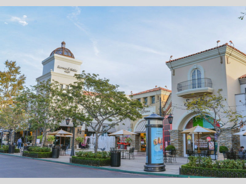 Peruse the Promenade at Westlake (Image Courtesy: Visit Conejo Valley Official website)