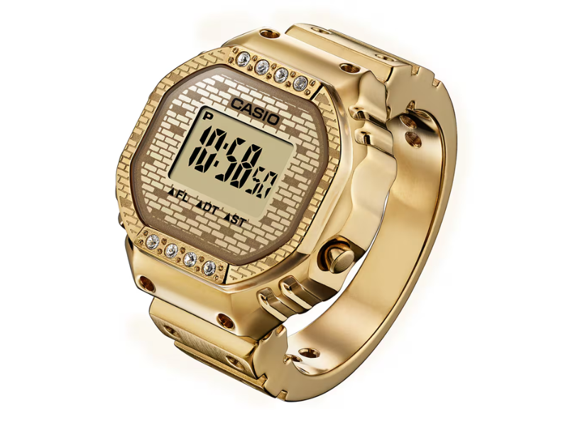 Rhinestones placed along the upper and lower bezel of CRW001JB-9 (Image Credit: Casio official website)