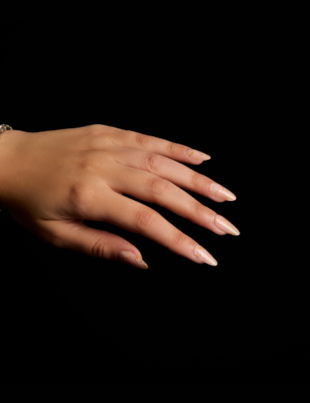 Color Street x Marilyn Monroe™ Millionaire Manicure made with flakes of real 23 karat gold (Image Courtesy: PRNewswire)