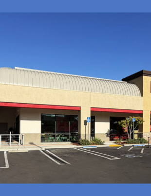 Joy to Roseville! Jollibee's first franchise location in California opened its doors on Friday, August 7. Located at 1913 Douglas Blvd., the new Jollibee restaurant marks the first store delivered under a 24-unit franchise-development agreement that spans Northern California, Nevada, and Texas (Image Courtesy: PRNewswire)
