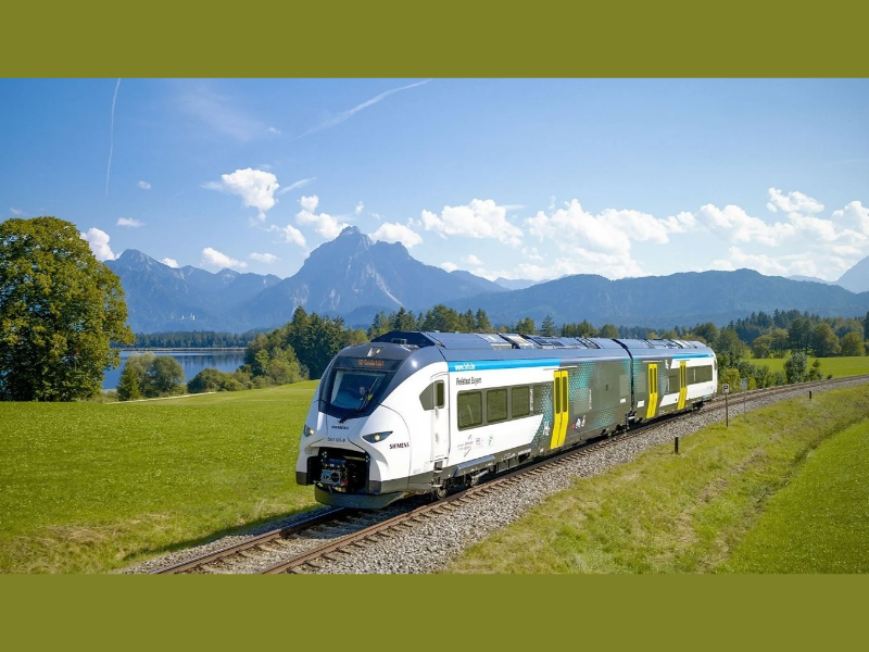 A Siemens Mobility Mireo Plus H hydrogen train, powered by Ballard FCrail fuel cell engines. Photo credit: Siemens Mobility GmbH (Image Courtesy: PRNewswire)